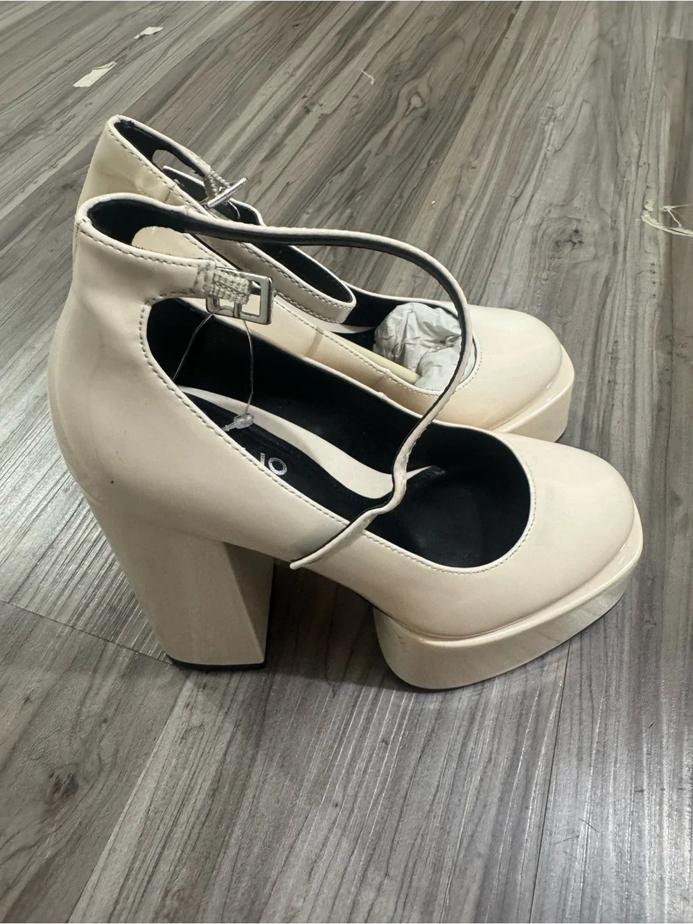 D’Amelio Rayva Patent Leather Platform Heels Cream Size 5.5 New